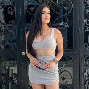 Matching skirt & top set 🩶